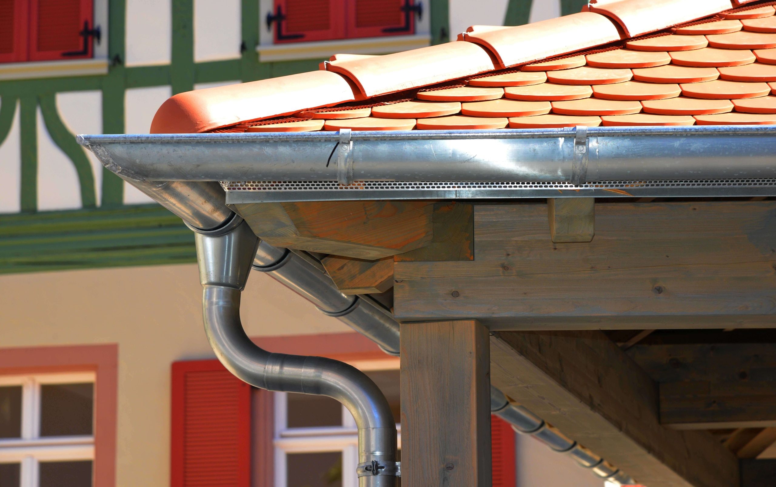 Corrosion-resistant steel gutters for effective rainwater drainage in Tulsa