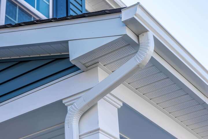 Low-maintenance vinyl gutters for rainwater management in Tulsa